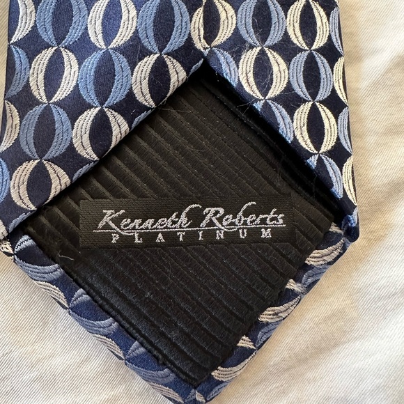 Bundle (3) NWOT Van Heusen, Zylos and Kenneth Roberts men’s ties - Picture 6 of 16